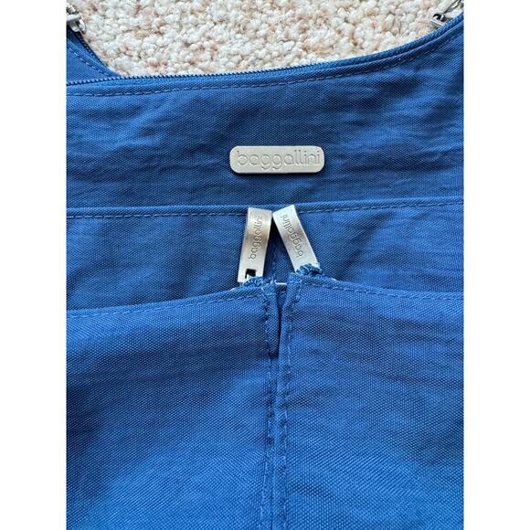 Baggallini Crossover Crossbody, Navy blue, lots of pockets! - Picture 4 of 10